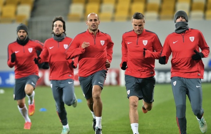 Los rojiblancos han entrenado en el escenario del partido. (Sergei SUPINSKY / AFP)