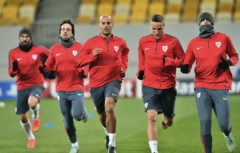 Los rojiblancos han entrenado en el escenario del partido. (Sergei SUPINSKY / AFP)