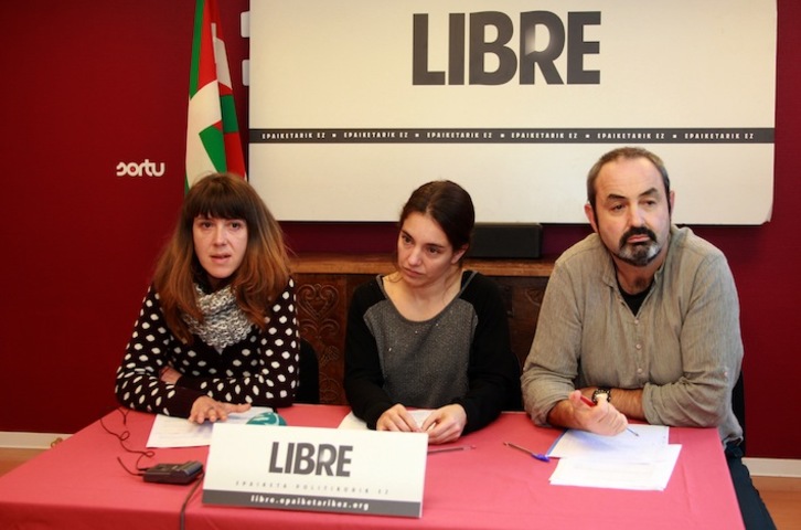 Aurore Martin, Haizpea Abrisketa eta Jean-François Lefort, Baionako agerraldian. (Bob EDME)