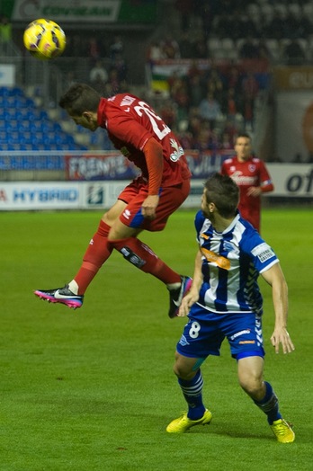 Un lance del encuentro entre el Alavés y el Numancia. (Juanan RUIZ/ARGAZKI PRESS)