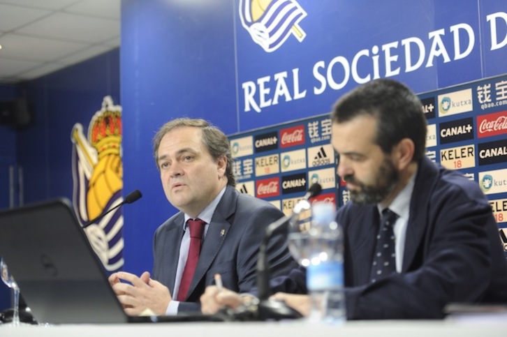 El presidente Jokin Aperribay y el consejero Ignacio Serrats. (Jon URBE / ARGAZKI PRESS)