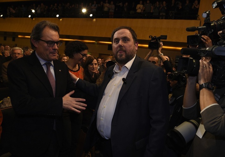 Mas y Junqueras, antes de la intervención del líder de ERC. (Lluis GENE / AFP)