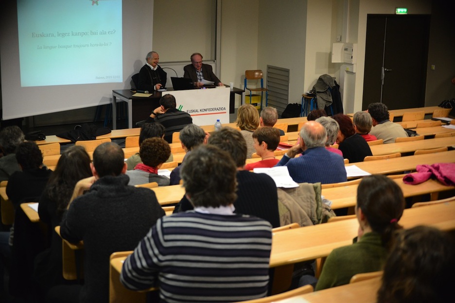 Euskara 2020 kolokioa egin dute Baionan, Euskal Konfederazioak antolatuta. (Sylvain SENCRISTO)