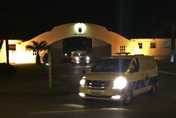 Las ambulancias han trasladado a los presos hasta un hospital de Montevideo. (Eduardo PREVE / AFP)