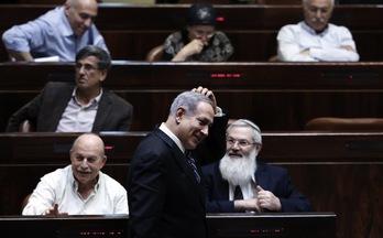 Benjamin Netanyahu, durante la sesión parlamentaria de este lunes. (Thomas COEX / AFP)