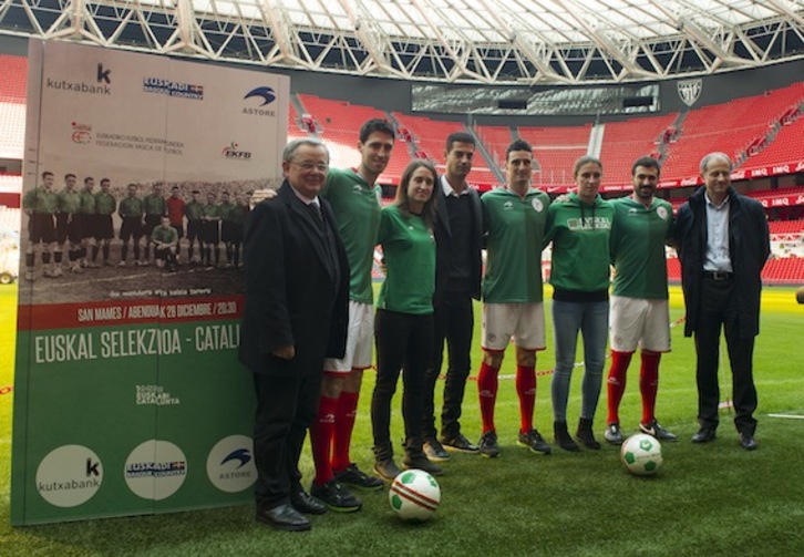 Euskal selekzioaren eta Kataluniaren arteko partidaren aurkezpeneko irudi bat. (Monika DEL VALLE/ARGAZKI PRESS)