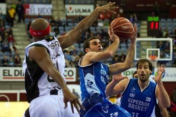 Jared Jordan ha tenido la ocasión de forzar una segunda prórroga. (Juan Carlos RUIZ / ARGAZKI PRESS)