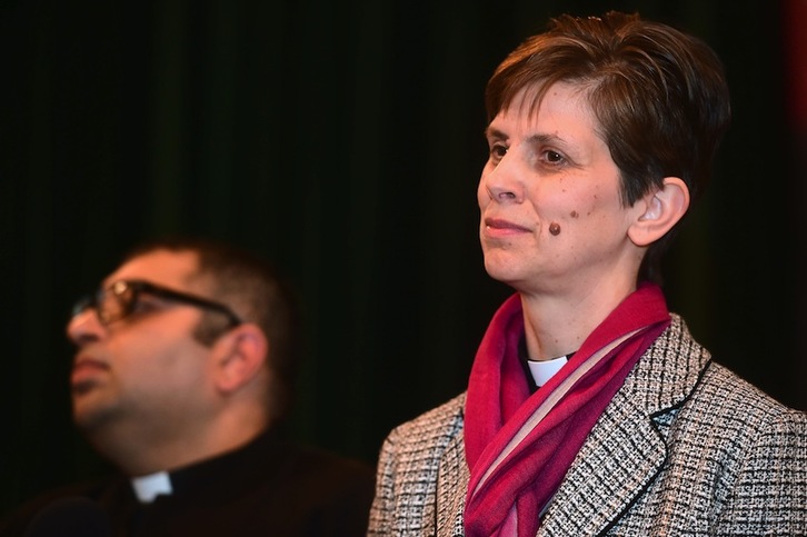 Libby Lane, lehen emakume gotzaina Ingalaterran. (Paul ELLIS/AFP) 