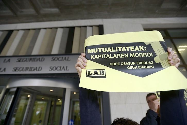 Protesta contra la nueva Ley de Mutuas. (Iñigo URIZ / ARGAZKI PRESS)