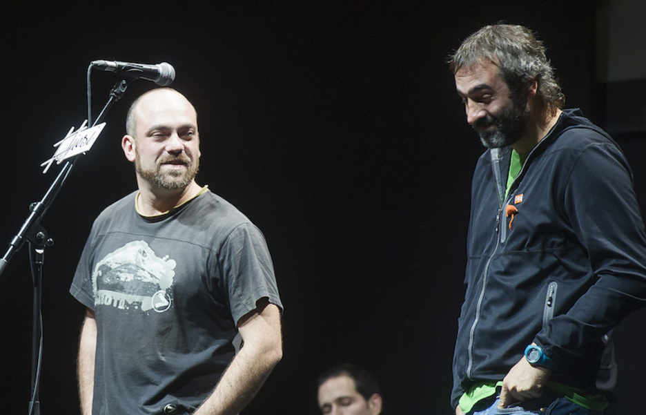 Fredi Paya pasa da buruz burukora Arkaitz Estiballesekin.