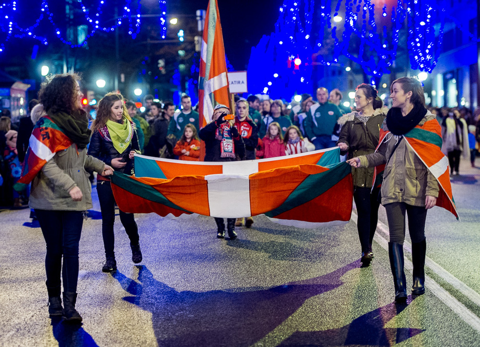 Desfilearen burua. (ARGAZKI PRESS) Desfilearen burua. (ARGAZKI PRESS)