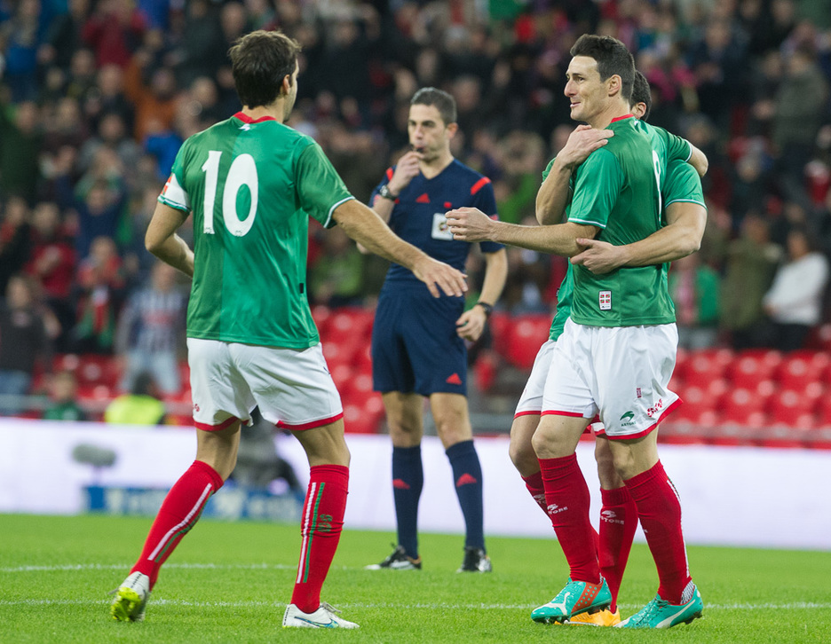 Aduriz gola ospatzen. (Monika DEL VALLE / ARGAZKI PRESS)