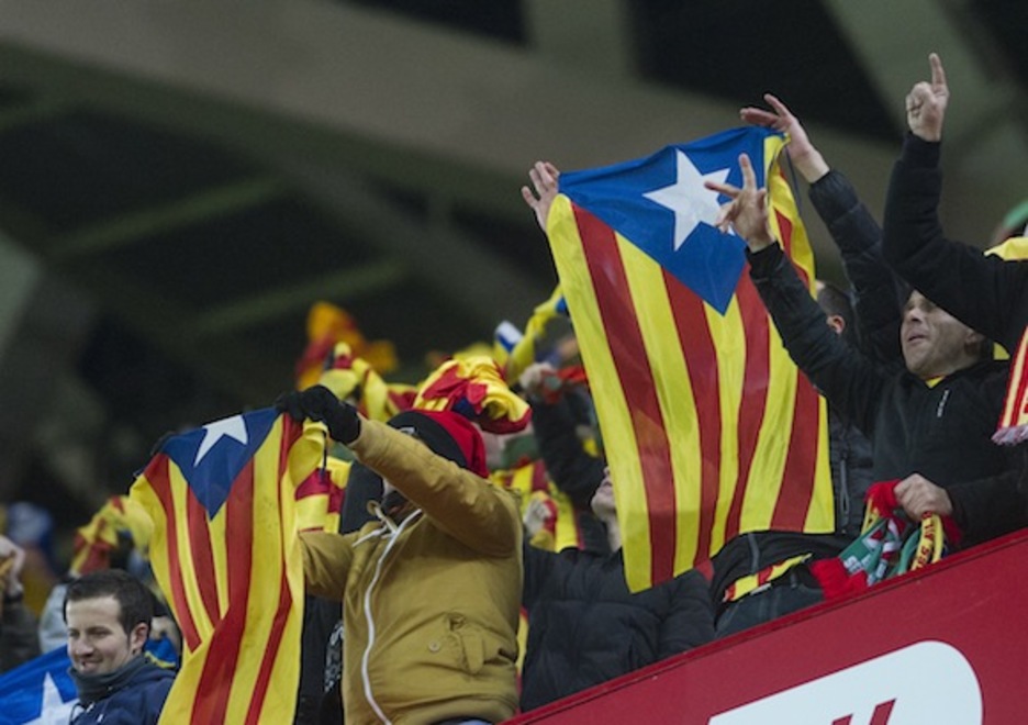 Catalunyatik zale ugari gerturatu zen Bilbora. (Monika DEL VALLE / ARGAZKI PRESS)