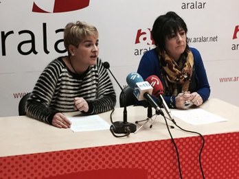 Rebeka Uberak eta Asun Fernandez de Garaialdek egin dute 2014ko balantzea. (ARALAR)