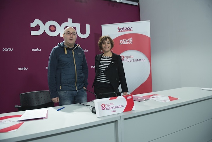 Floren Aoiz y Amaia Izko, en su comparecencia de este lunes. (Gorka RUBIO / ARGAZKI PRESS)