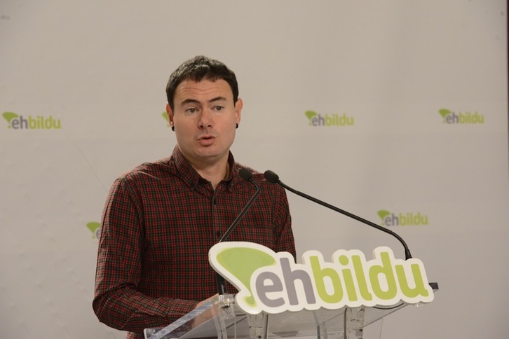 Hasier Arraizek egin du 2014. urteko balantzea EH Bilduren izenean. (Gorka RUBIO/ARGAZKI PRESS)