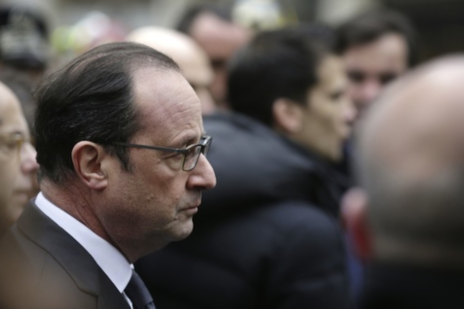 El presidente francés, François Hollande, se ha desplazado de inmediato al lugar. (Kenzo TRIBOUILLARD/AFP PHOTO)