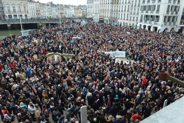 Baionako manifestazio jendetsuaren irudia. (Sylvain SENCRISTO)