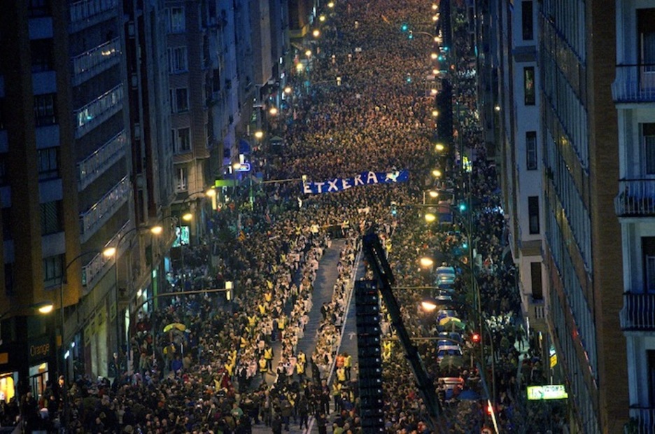 Pancarta de ‘Etxera’ en la calle Autonomía. (Luis JAUREGIALTZO/ARGAZKI PRESS) Pancarta de ‘Etxera’ en la calle Autonomía. (Luis JAUREGIALTZO/ARGAZKI PRESS)