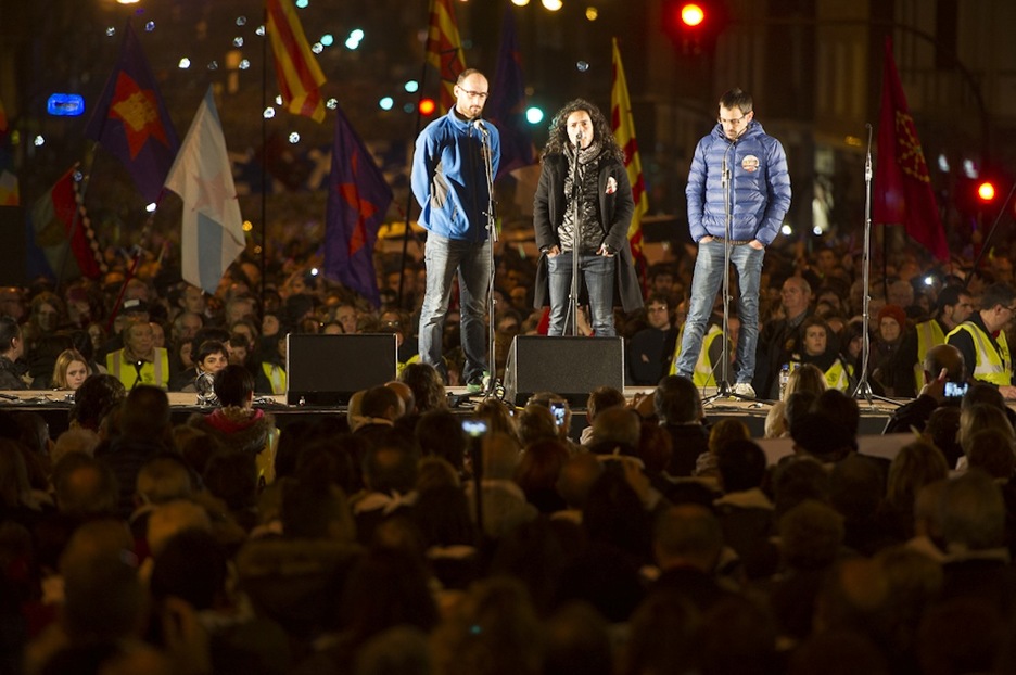 Los bertsolaris Amets Arzallus, Maialen Lujanbio e Igor Elortza. (Raúl BOGAJO/ARGAZKI PRESS) Los bertsolaris Amets Arzallus, Maialen Lujanbio e Igor Elortza. (Raúl BOGAJO/ARGAZKI PRESS)
