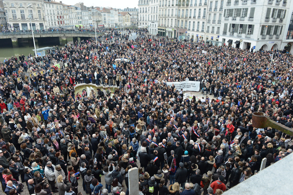 Chriffre historique : 20 000 personnes dans les rues de Bayonne