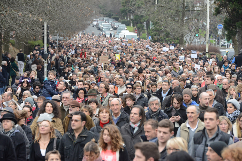 20 000 personnes dans les rues de Bayonne (Sylvain Sencritso)