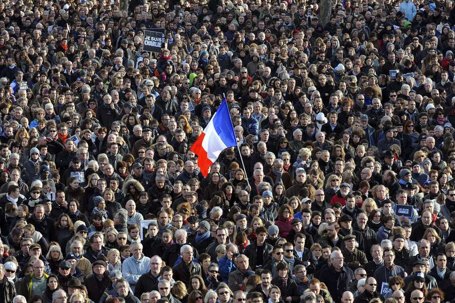 Miles de personas han acudido a la manifestación. (Kenzo TREBUILLARD / AFP) Miles de personas han acudido a la manifestación. (Kenzo TREBUILLARD / AFP)
