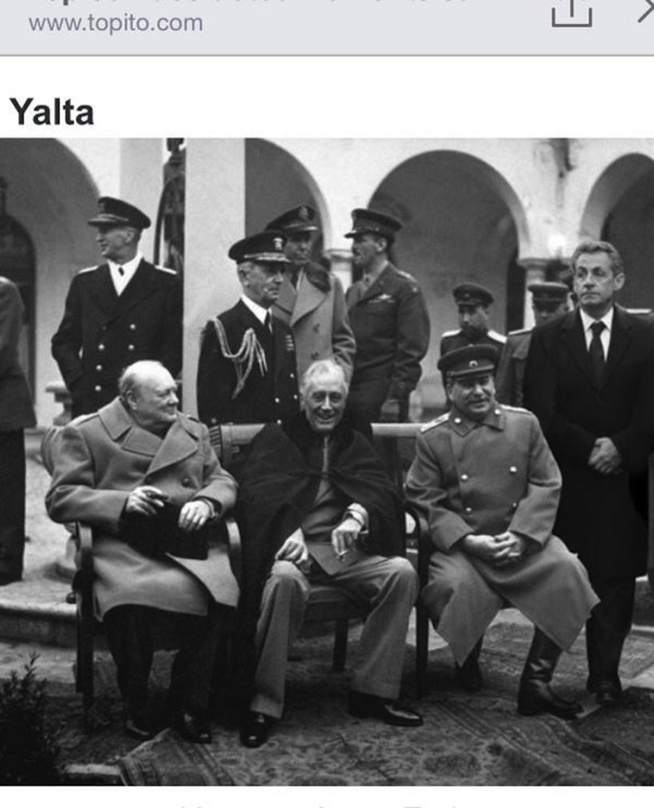 En la conferencia de Yalta junto a Churchill, Roosevelt y Stalin.