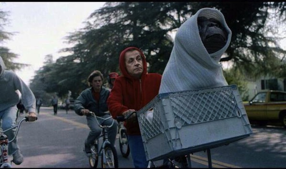 Ayudando a ET a regresar a «su caaaasaaaa».