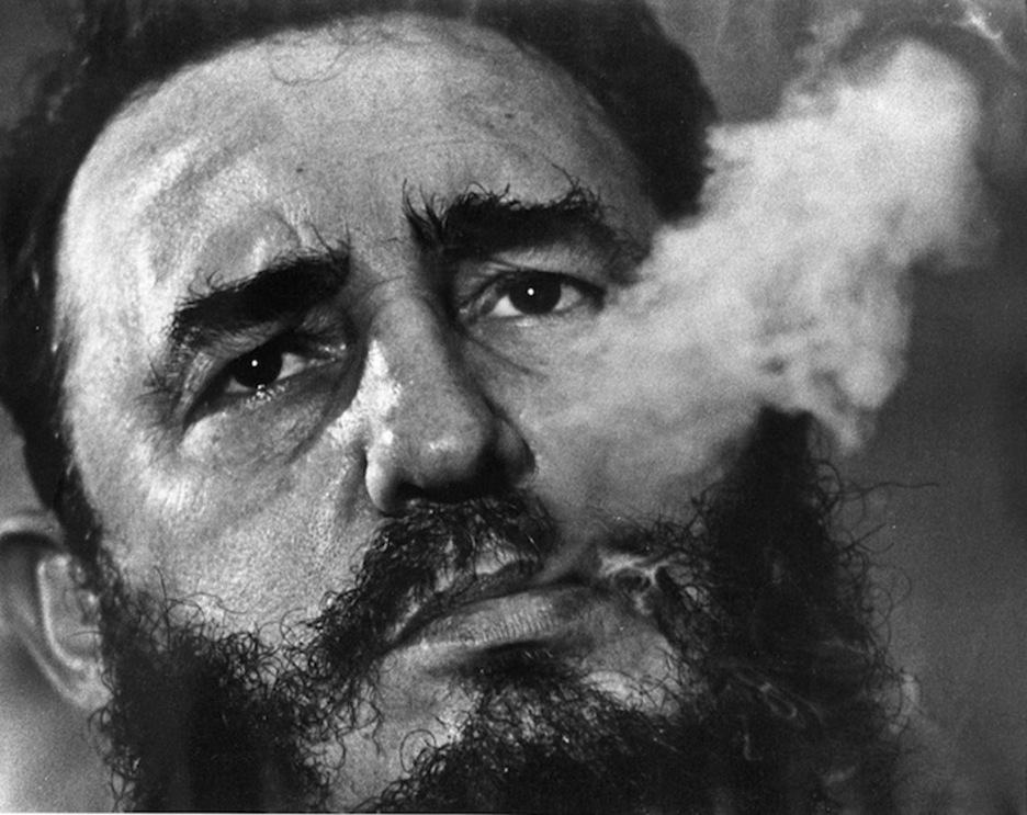 Fidel Castro, durante una entrevista en el Palacio Presidencial de La Habana, en 1985. (Charles TASNADI/AP)