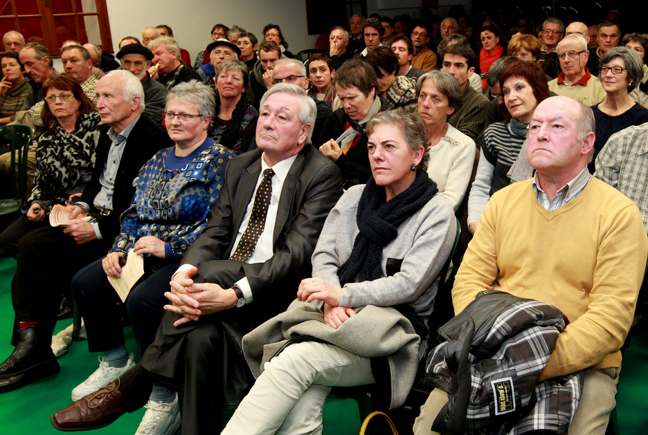 Représentants de l'assemblée des élus du Pays Basque Udalbiltza, du Conseil général, du Conseil régional et de la Diputacion de Gipuzkoa étaient réunis à Ainhice-Mogelos.