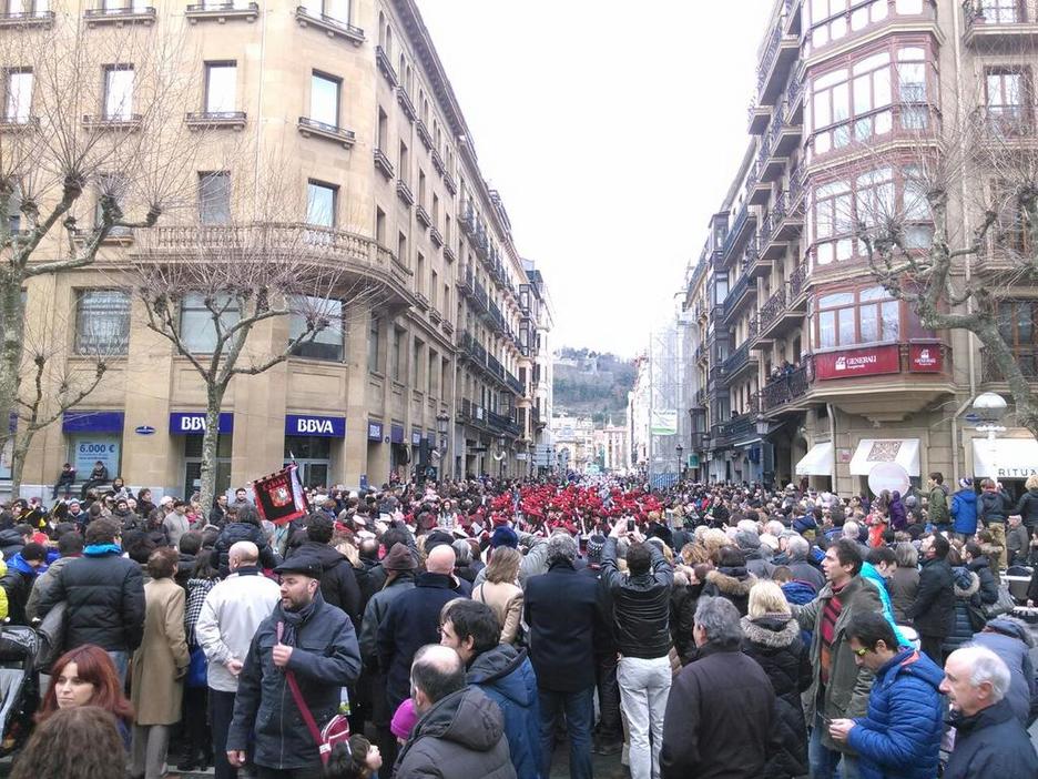 Hernani kalea jendez lepo. (Imanol INTZIARTE)
