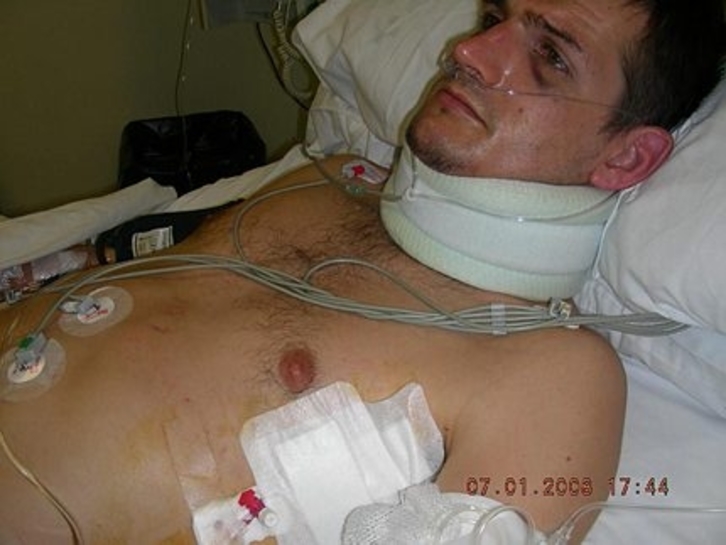 Fotografía realizada a Igor Portu a las 17.44 del 7 de enero, el mismo día en que ingresó en la UCI del Hospital Donostia con múltiples golpes, un pulmón perforado y neumotórax.