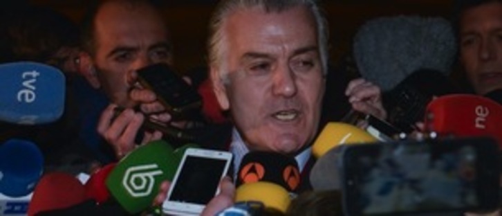 Barcenas, a su salida de prisión. (Pedro ARMESTRE / AFP)