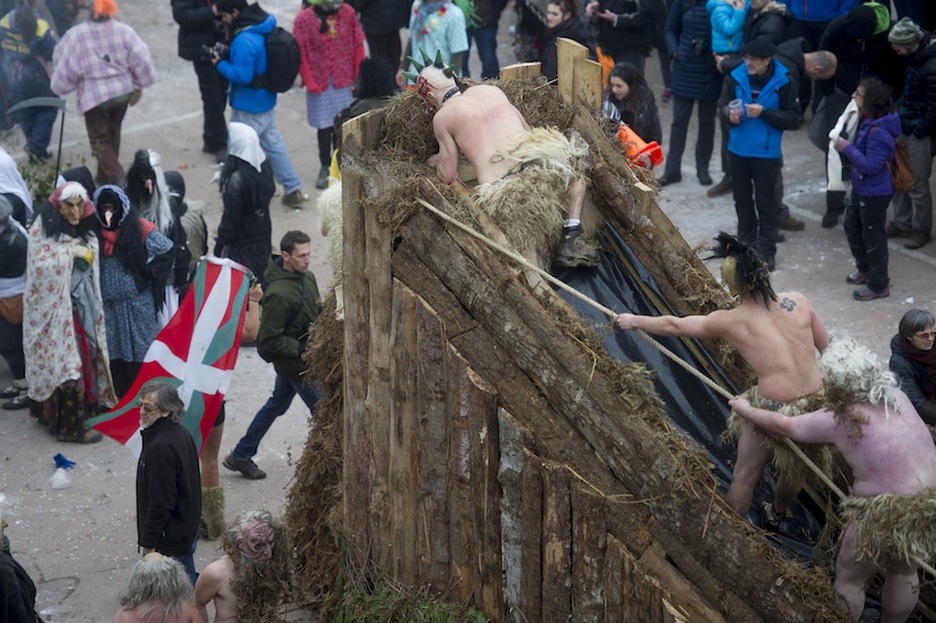 Una de las carrozas. (Iñigo URIZ / ARGAZKI PRESS)