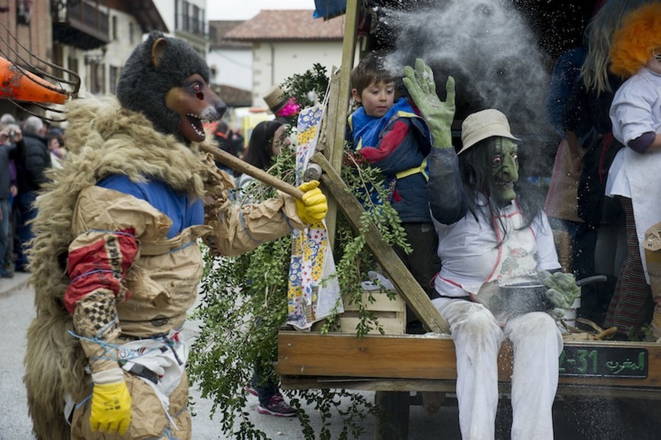 Máscaras monstruosas. (Iñigo URIZ / ARGAZKI PRESS)