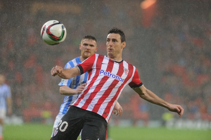Aritz Aduriz, durante el partido de hoy. (Marisol RAMIREZ / ARGAZKI PRESS)