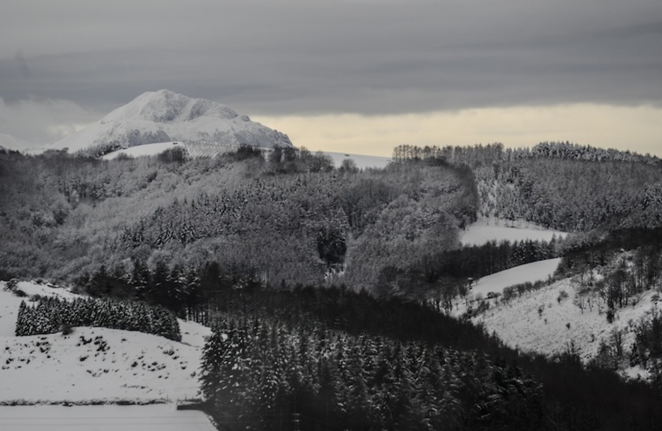 Berastegi inguruak, A-15 autobidetik ateratako irudia. (Jagoba MANTEROLA / ARGAZKI PRESS) Berastegi inguruak, A-15 autobidetik ateratako irudia. (Jagoba MANTEROLA / ARGAZKI PRESS)