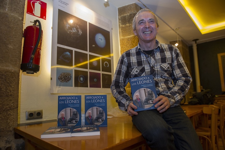 Sabino Cuadra, durante la presentación de su libro ‘Arrojado a los leones’. (Juanan RUIZ / ARGAZKI PRESS)