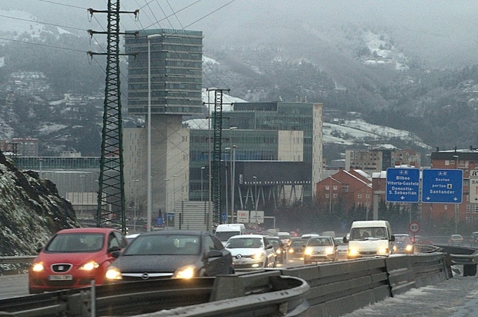 AP-8 autobidea, BEC parean, trafikoa geldituta. (ARGAZKI PRESS)