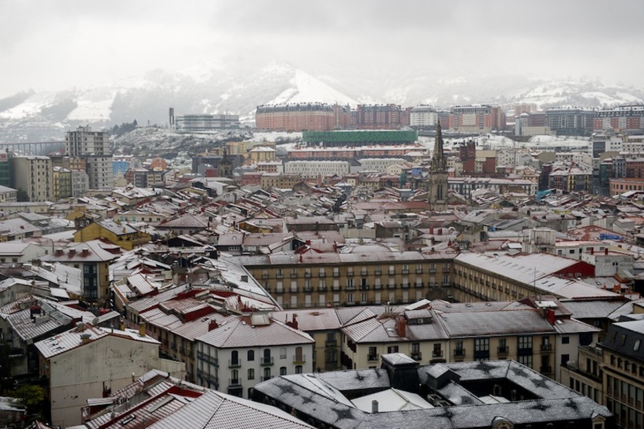Bilbo, Arangoitik ikusita. (Luis JAUREGIALTZO/ARGAZKI PRESS)