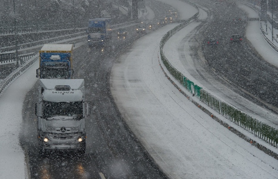 AP-8 autobidea, Zornotza parean. (Luis JAUREGIALTZO/ARGAZKI PRESS)