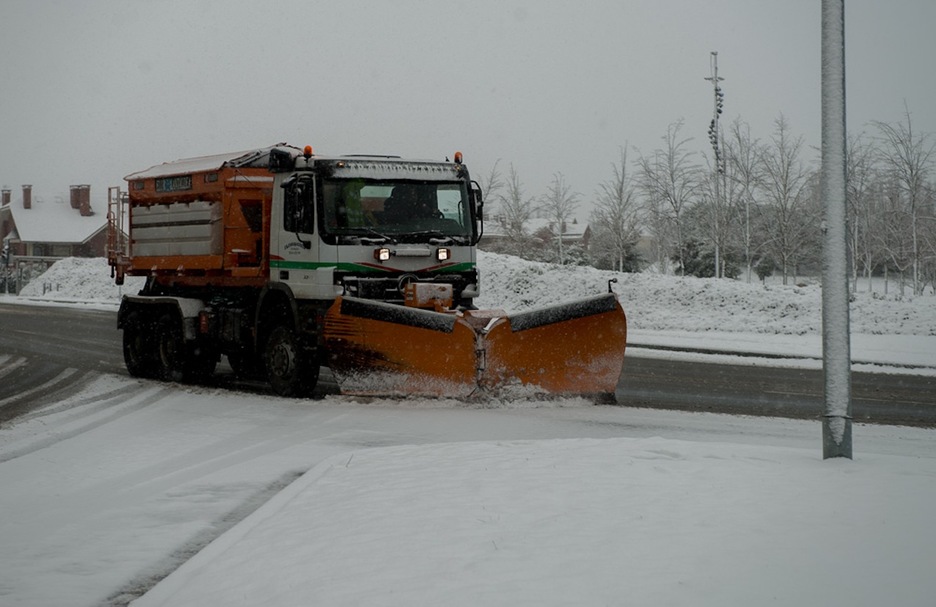 Gasteizen ere erruz egin du elurra. (Raul BOGAJO/ARGAZKI PRESS)