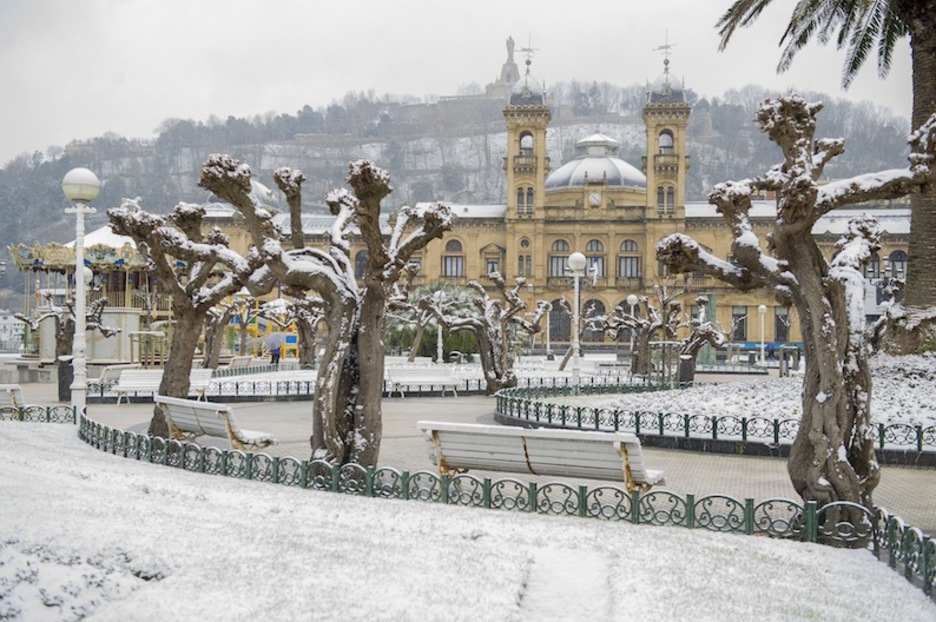 Donostiako Udaletxea eta Alderdi Ederreko lorategiak. (Juan Carlos RUIZ/ARGAZKI PRESS)