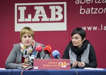 Comparecencia de Ainhoa Etxaide y Garbiñe Aranburu en Donostia. (Gorka RUBIO/ARGAZKI PRESS)