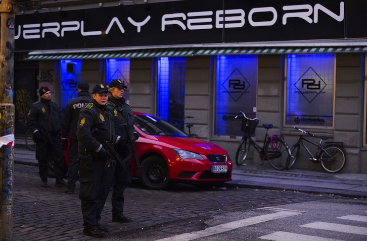 La Policía en las calles de Copenhague. (Odd ANDERSEN / AFP)