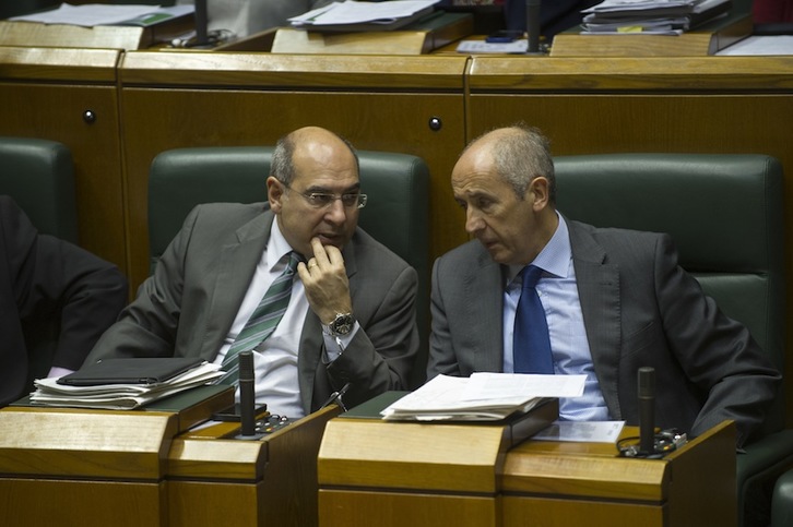 Josu Erkoreka junto a Jon Darpon, en una imagen de archivo. (Juanan RUIZ / ARGAZKI PRESS)