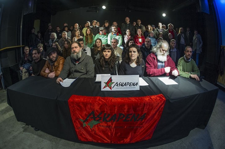 Los encausados de Askapena, en una rueda de prensa anterior. (Jon URBE/ARGAZKI PRESS)