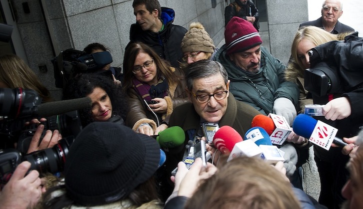Mario Fernández, tras salir del juzgado el pasado 6 de febrero. (Luis JAUREGIALTZO/ARGAZKI PRESS)