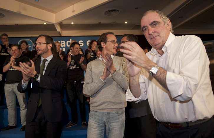 Maroto y Alonso, en un acto electoral junto al ex diputado general Ramón Rabanera. (Raúl BOGAJO / ARGAZKI PRESS)